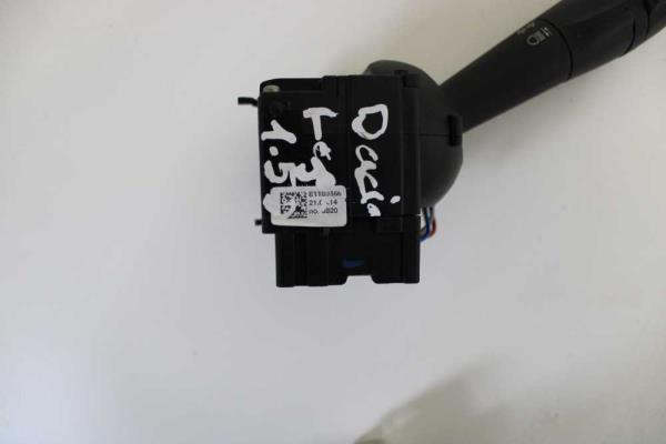 COMMODO DACIA  ( COTE CLIGNOTEUR ) - Vue 3